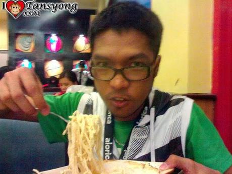 Pizza Hut : Treat yourself to compensate from your hardwork.