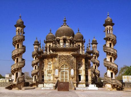 Gujarat Tours – An Assortment of Diverse Culture, Inheritance and Spirituality