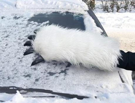 Yeti Styled Ice Scraper for car windows