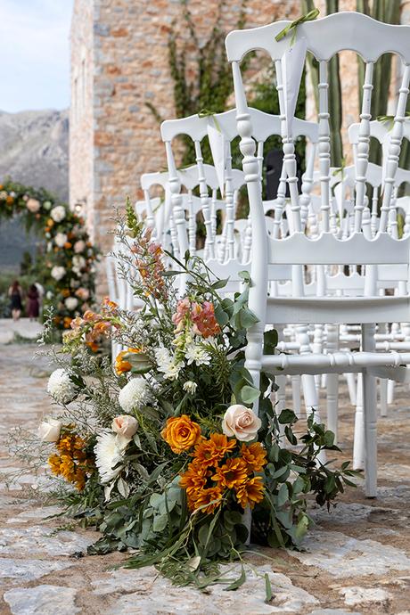 Modern wedding with a wonderful variety of blooms