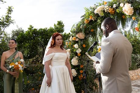 Modern wedding with a wonderful variety of blooms