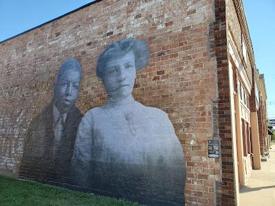 WHEAT PASTE MURALS CELEBRATE LOCAL HISTORY, Grinnell, Iowa