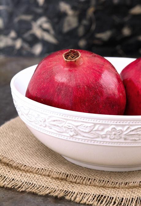 How to Seed a Pomegranate