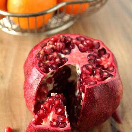 How to Seed a Pomegranate