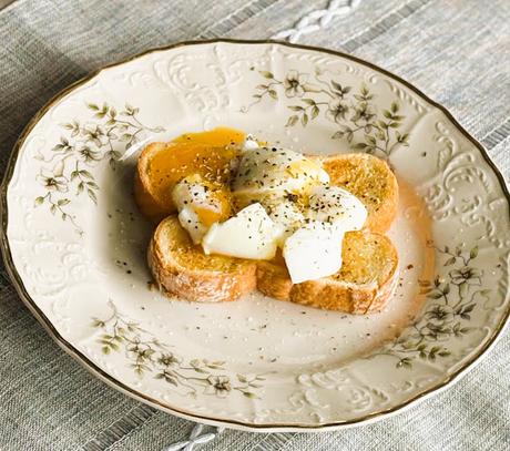 Ina Garten's Smashed Eggs on Toast