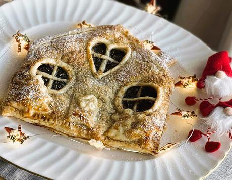 Gingerbread House Inspired Mince Tart
