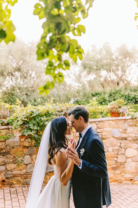 Fall wedding with romantic shades of red and pink | Georgia & Thomas