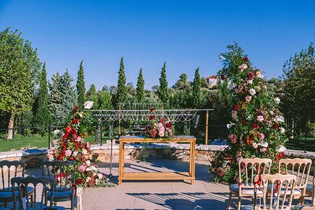 Fall wedding with romantic shades of red and pink | Georgia & Thomas