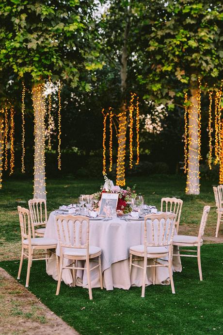 Fall wedding with romantic shades of red and pink | Georgia & Thomas