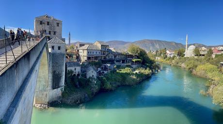 View-from-the-edge-of-Mostar's-old-bridge-in-bosnia-herzegovina