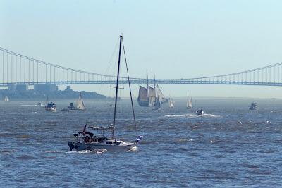 Claude 3.5 Sonnet describes a photo of boats and ships on the Hudson River