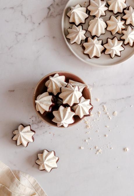 Sweet and simple: Chocolate dipped meringue kisses