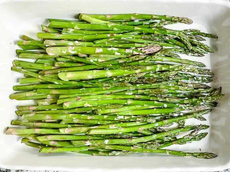 Cheesy Garlic Roasted Asparagus