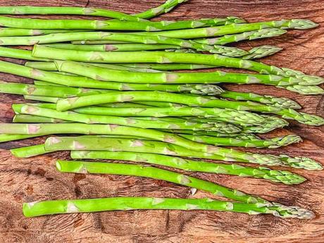 Cheesy Garlic Roasted Asparagus