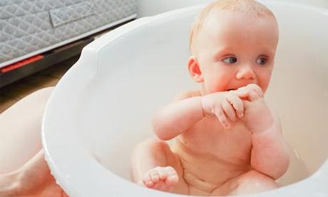 How to Bathe Your Newborn for the First Time?