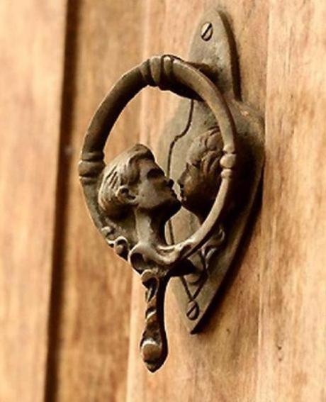 Lovers kiss inspired door knocker