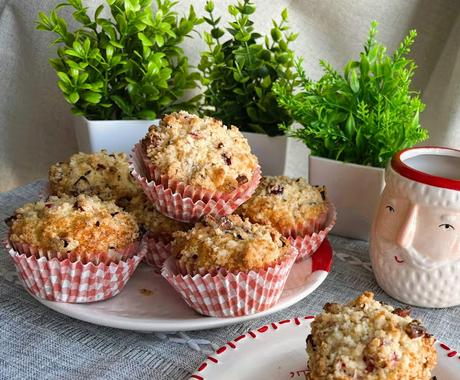 Cranberry Eggnog Muffins