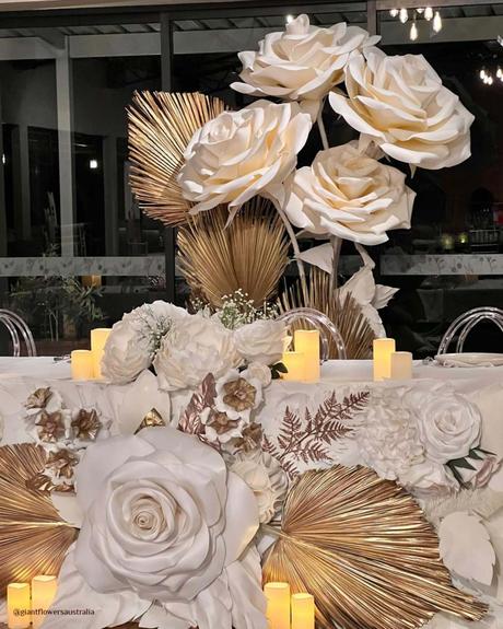 new wedding trends gigant plastic flowers