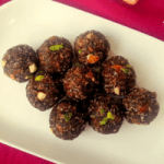 ragi flakes and dates laddu