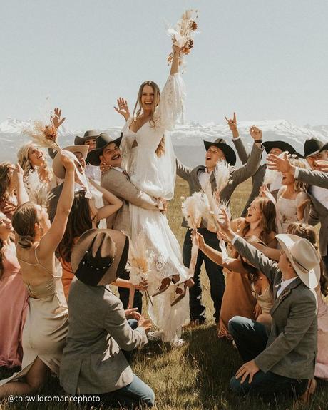 wedding transportation wedding party bride groom and guests thiswildromancephoto