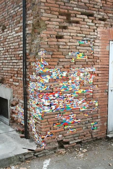 Ten Stunning Brickwork Transformations Using LEGO Bricks