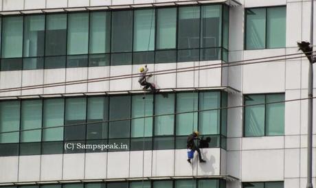 Hazardous jobs and 2 window cleaners dangle at One World Trade Centre