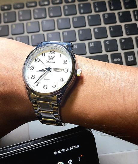 Unboxing and Review: OLEVS Quartz Waterproof Watches for Men OLEVS watch unboxing, OLEVS Quartz Waterproof Watch review, affordable men's watches, OLEVS stainless steel watch, gold leather strap watch, best budget watches for men, stylish watches under PHP600, OLEVS original watch review, quartz movement watches, multifunctional watch features, elegant men's watches, unboxing affordable luxury watches, OLEVS watch for formal wear, waterproof men's watches, durable watches review, watch unboxing and review, affordable timepieces for men, OLEVS watch packaging, high-quality men's watches, wristwatch for gifting ideas, OLEVS 5567 model watch, men's watches with calendar, lightweight watches for daily use, stainless steel strap watch review, gold watch with leather strap, watches for outdoor sports, OLEVS watch for business wear, stylish and functional watches, OLEVS watch durability test, quartz watches under PHP1000.