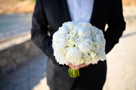 timeless-wedding-rethymno-white-florals_08