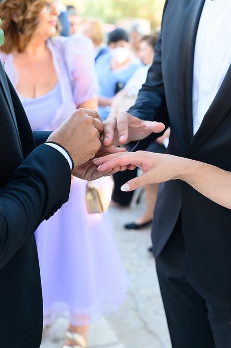 timeless-wedding-rethymno-white-florals_12