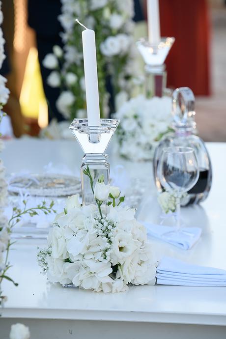 timeless-wedding-rethymno-white-florals_17