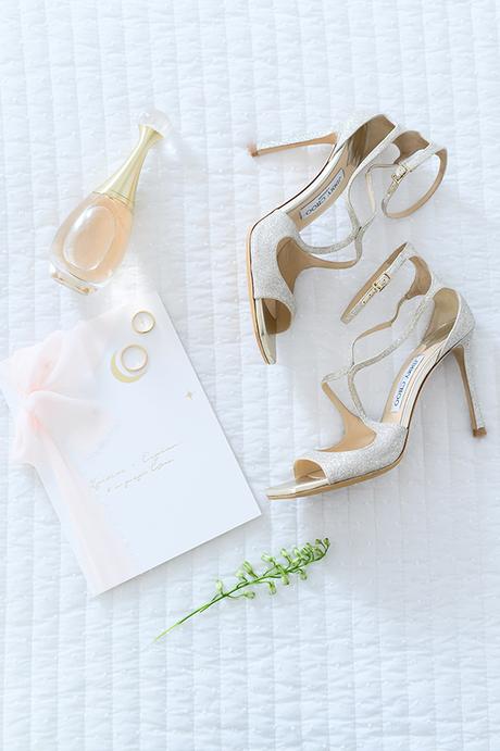 timeless-wedding-rethymno-white-florals_01