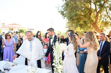 timeless-wedding-rethymno-white-florals_18