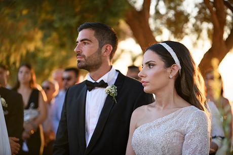 timeless-wedding-rethymno-white-florals_15