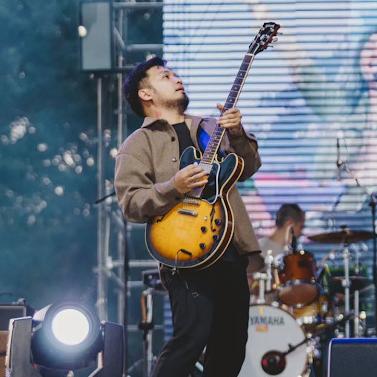 Herbert Hernandez - Guitarist AT Moonstar88 In Manila, Philippines
