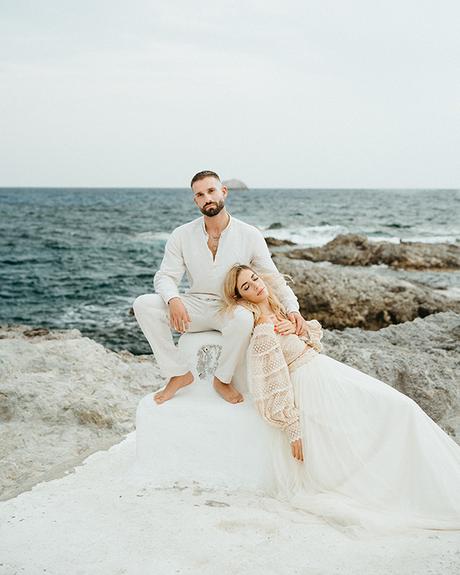 romantic-elopement-sea-styled-shoot_09