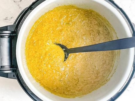 Instant Pot Broccoli Cheddar Soup