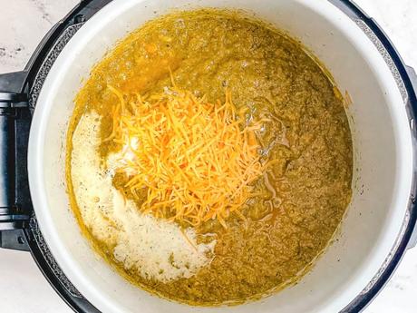 Instant Pot Broccoli Cheddar Soup