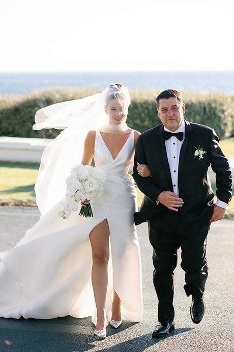 Seaside wedding with white blooms and gold accents | Eleni & Jordan Seaside wedding with white blooms and gold accents | Eleni & Jordan