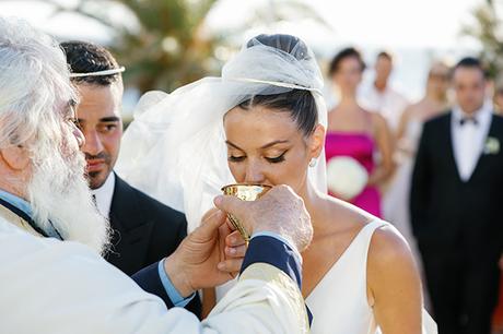 Seaside wedding with white blooms and gold accents | Eleni & Jordan Seaside wedding with white blooms and gold accents | Eleni & Jordan