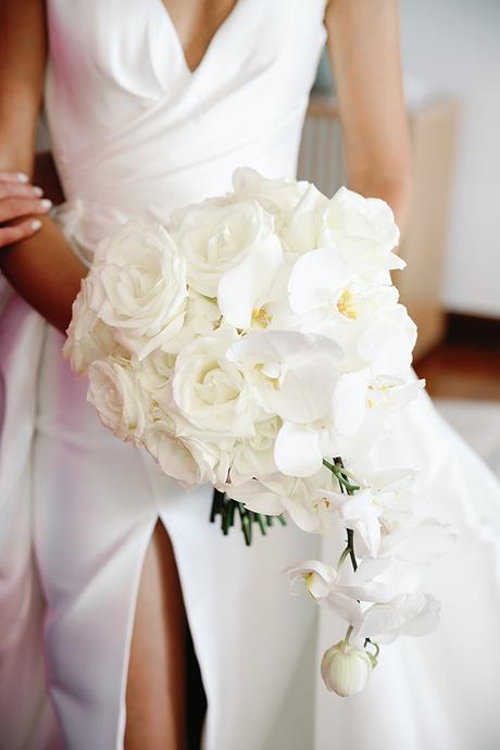 Seaside wedding with white blooms and gold accents | Eleni & Jordan Seaside wedding with white blooms and gold accents | Eleni & Jordan