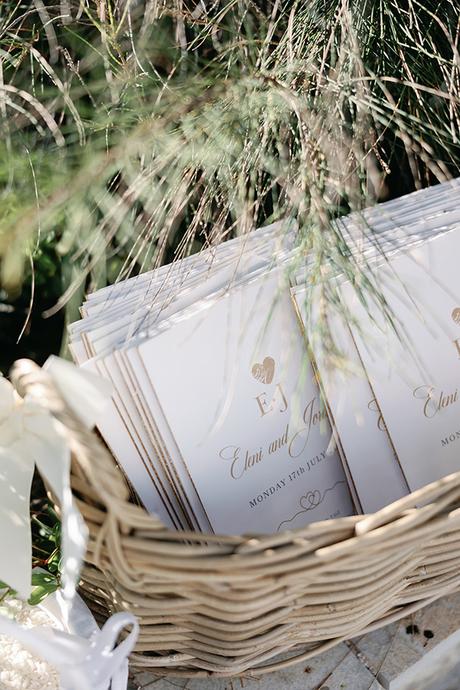 Seaside wedding with white blooms and gold accents | Eleni & Jordan Seaside wedding with white blooms and gold accents | Eleni & Jordan