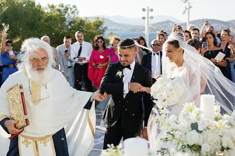 Seaside wedding with white blooms and gold accents | Eleni & Jordan Seaside wedding with white blooms and gold accents | Eleni & Jordan
