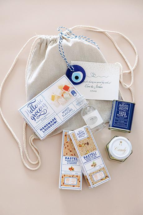 Seaside wedding with white blooms and gold accents | Eleni & Jordan Seaside wedding with white blooms and gold accents | Eleni & Jordan