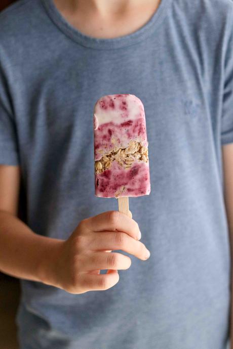 Mixed berry and granola yoghurt popsicles Mixed berry and granola yoghurt popsicles