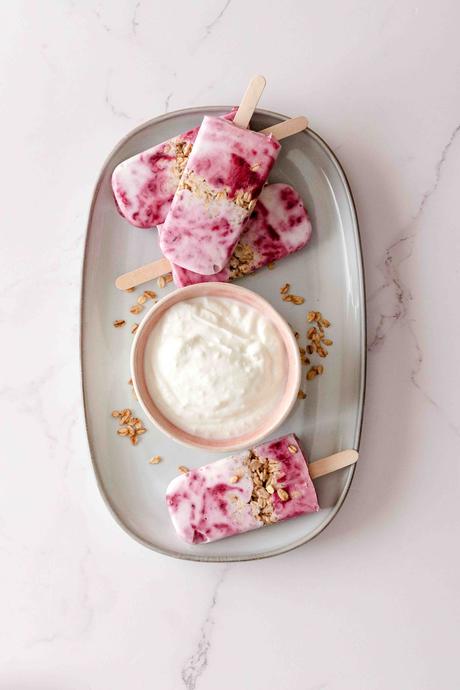 Mixed berry and granola yoghurt popsicles Mixed berry and granola yoghurt popsicles