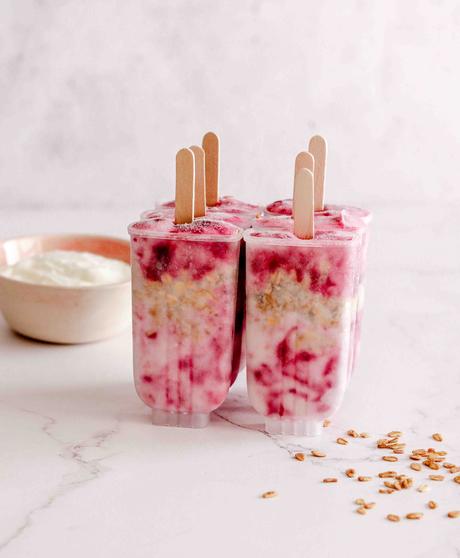 Mixed berry and granola yoghurt popsicles Mixed berry and granola yoghurt popsicles