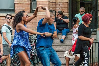 Claude 3.5 Sonata describes salsa dancers