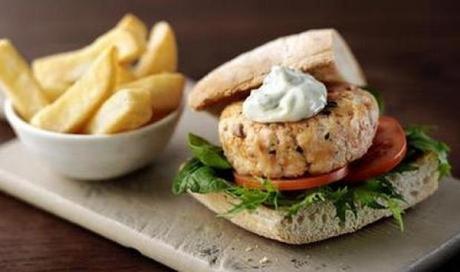 Salmon burgers with basil and lime mayonnaise