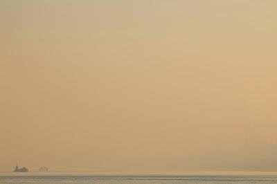 Claude 3.5 Sonata describes two different photos and approaches the concept of a minimal photo.