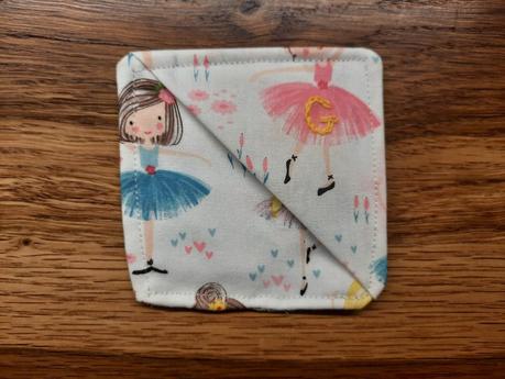 How I sew corner bookmarks Corner bookmark, with ballerinas